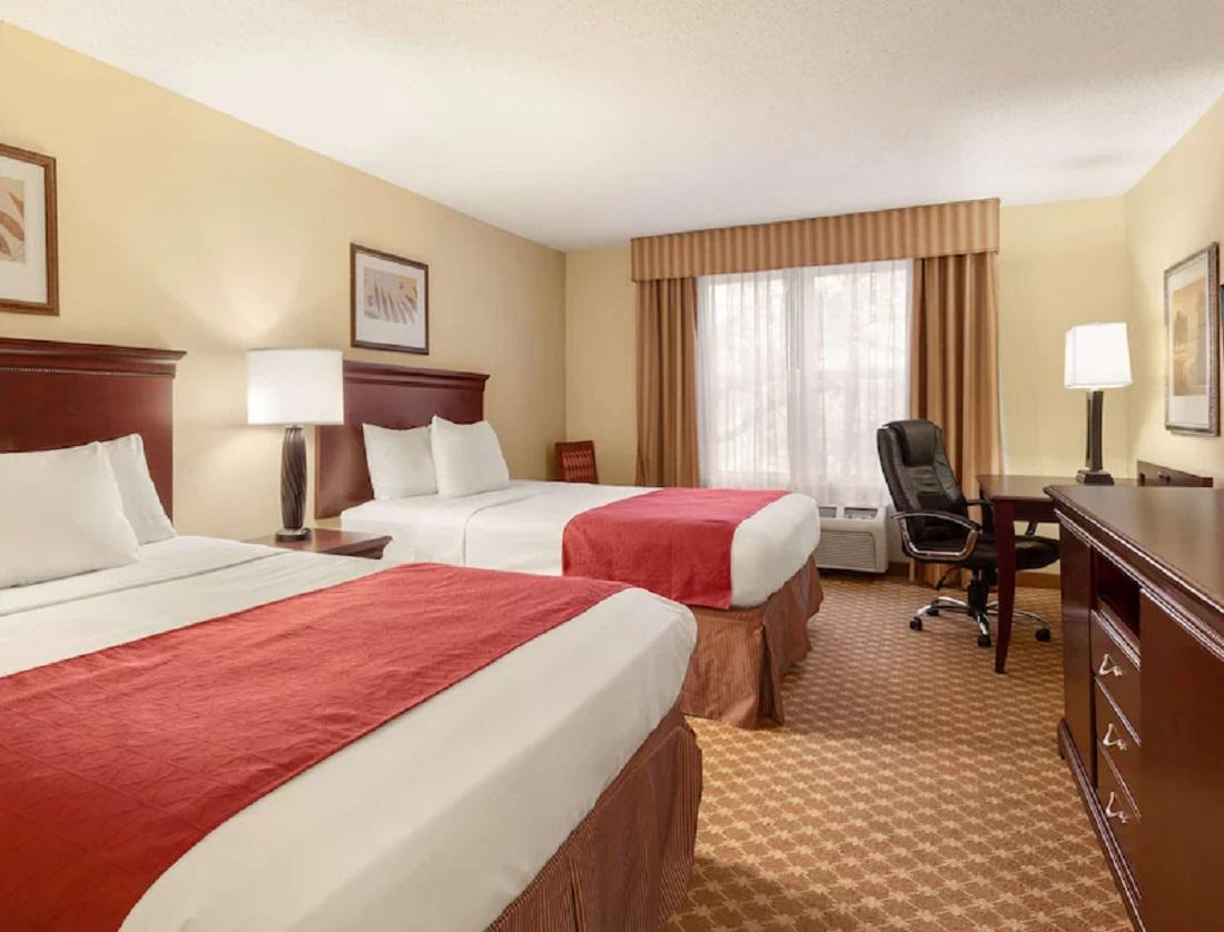Hotel Country & By Radisson, Kings Dominion , Va Doswell