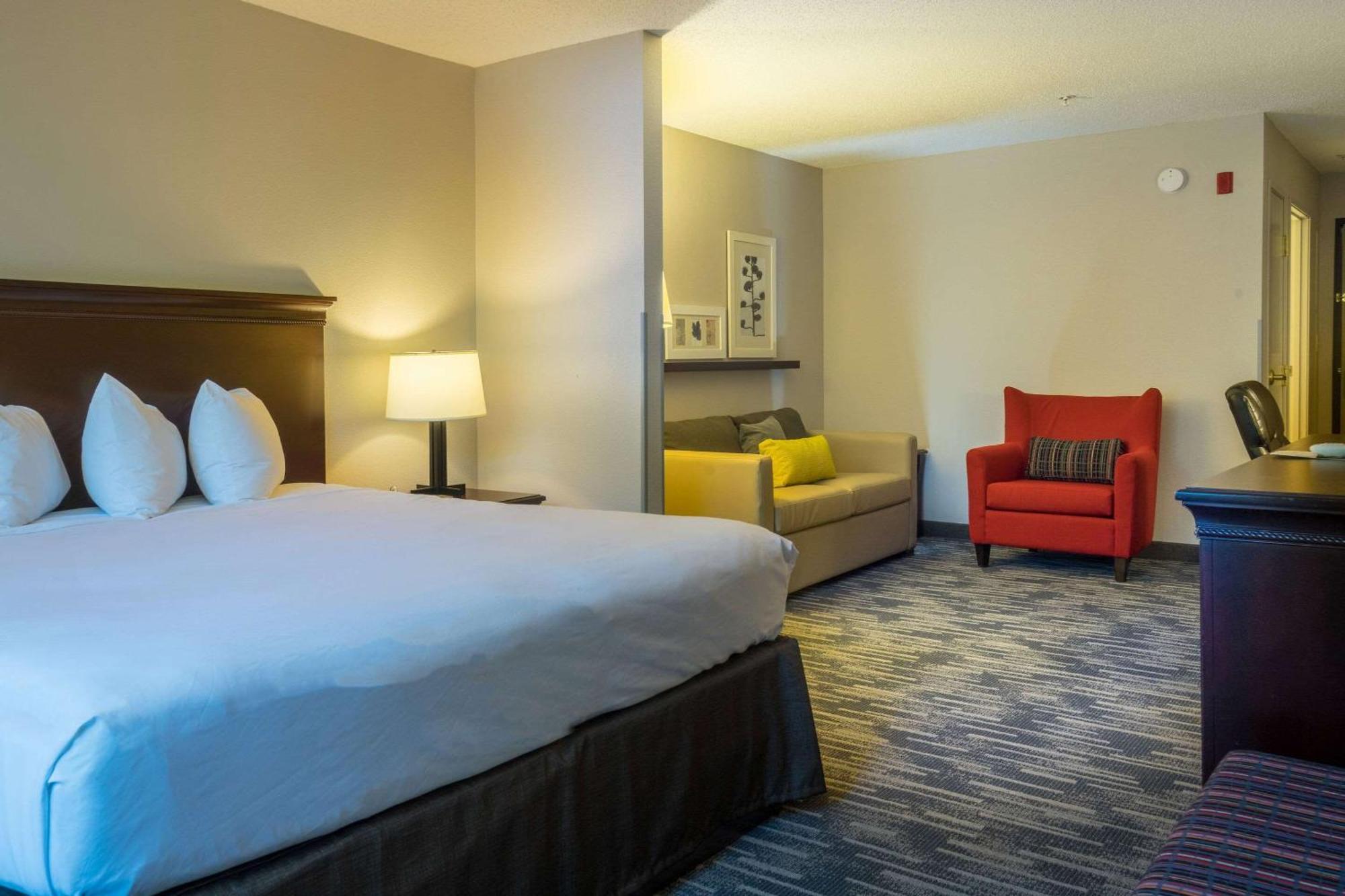 Hotel Country & By Radisson, Kings Dominion , Va 3*