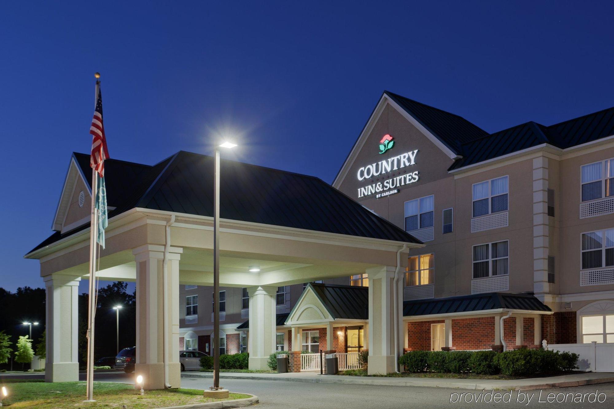 Hotel Country & By Radisson, Kings Dominion , Va