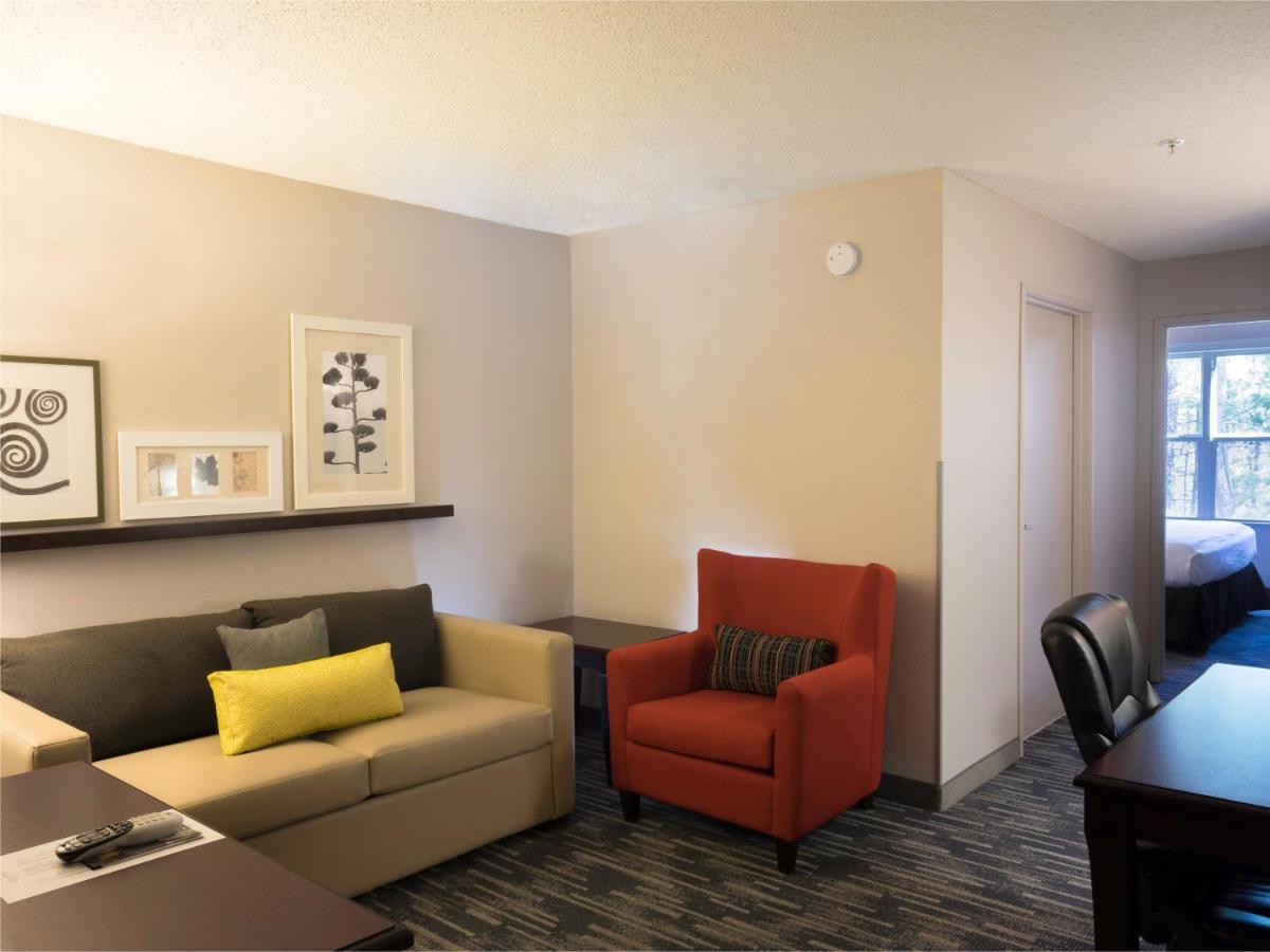 Hotel Country & By Radisson, Kings Dominion , Va Doswell